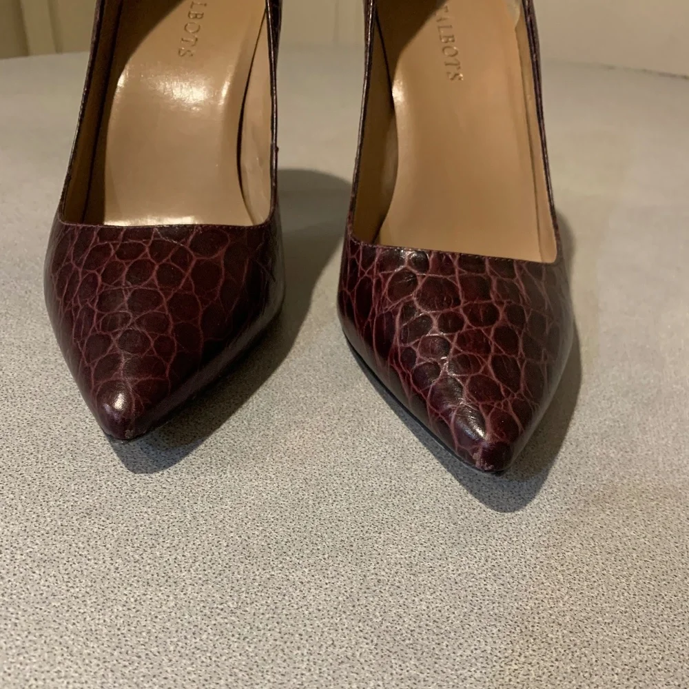 Talbots Burgundy Croc Print Leather Pumps sz 8.5 B
